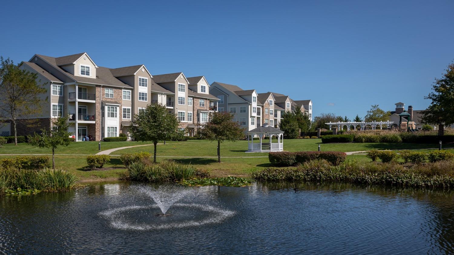 1 Charles Pond Drive # 08-813, Coram, NY 11727