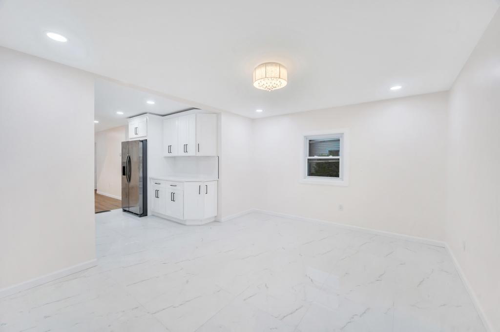 312 Abbington Court, Copiague, NY 11726