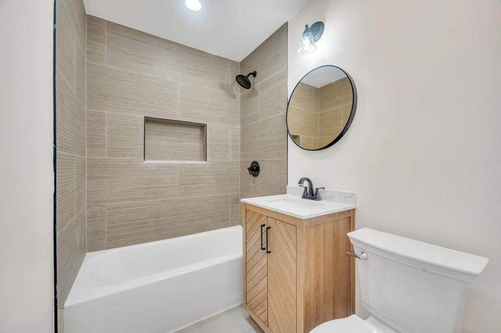 312 Abbington Court, Copiague, NY 11726