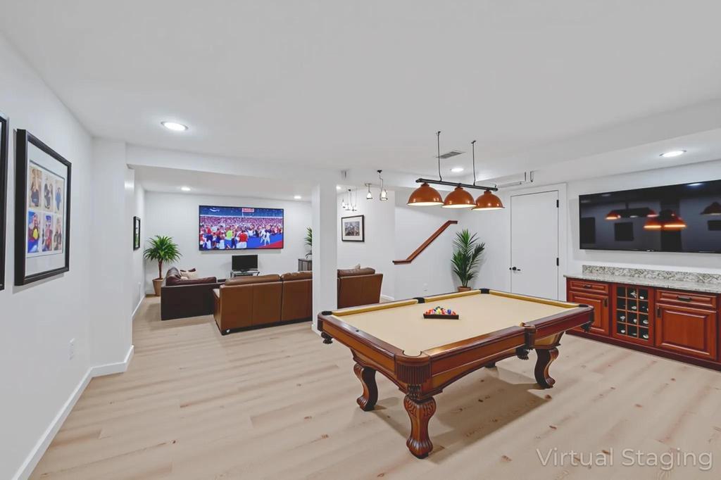 312 Abbington Court, Copiague, NY 11726