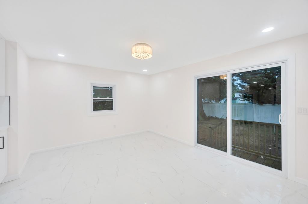 312 Abbington Court, Copiague, NY 11726