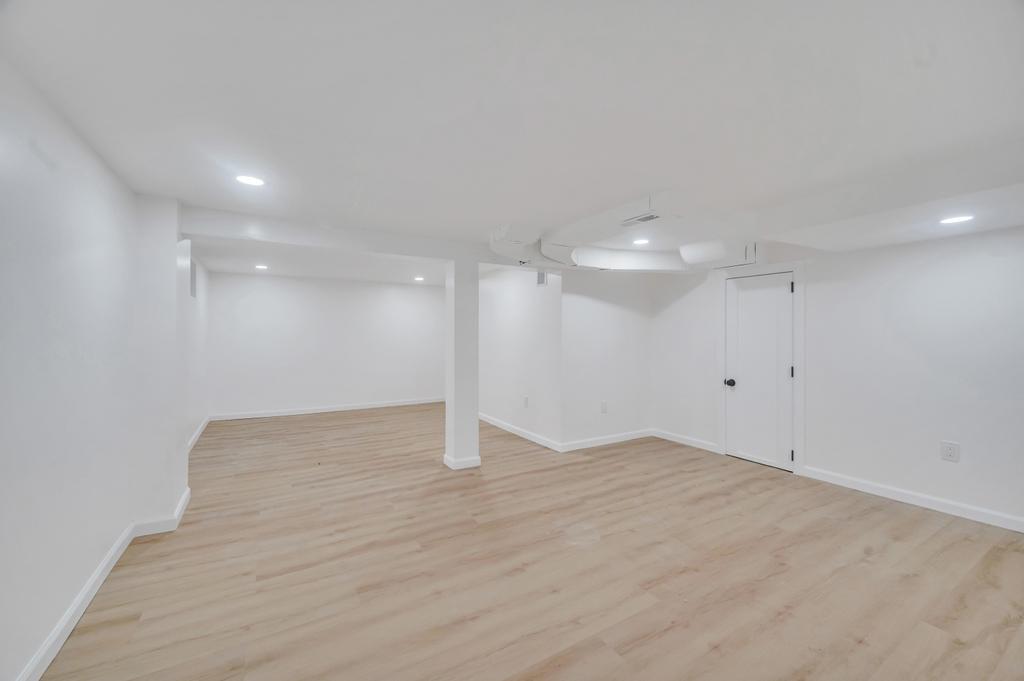 312 Abbington Court, Copiague, NY 11726