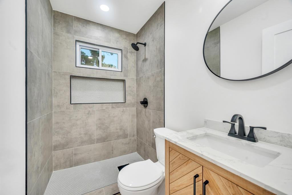 312 Abbington Court, Copiague, NY 11726