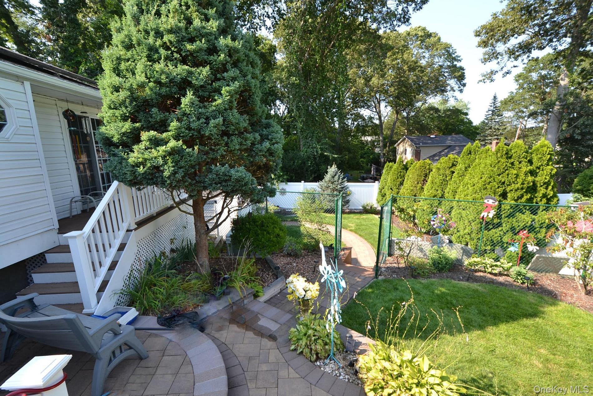 115 Arlington Road, Lake Ronkonkoma, NY 11779