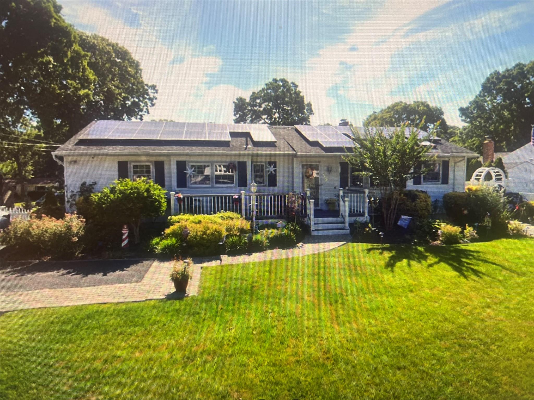 115 Arlington Road, Lake Ronkonkoma, NY 11779
