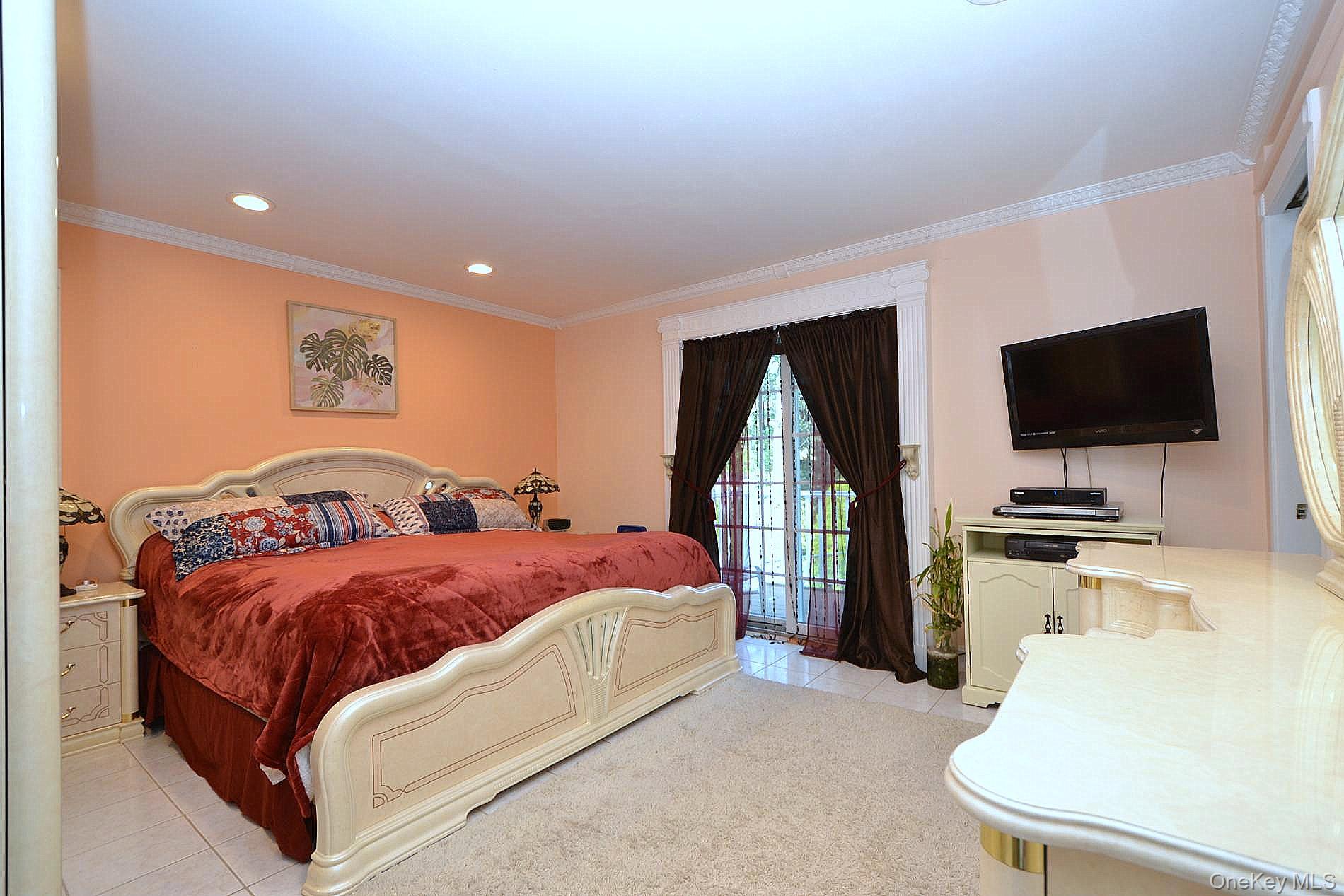 115 Arlington Road, Lake Ronkonkoma, NY 11779