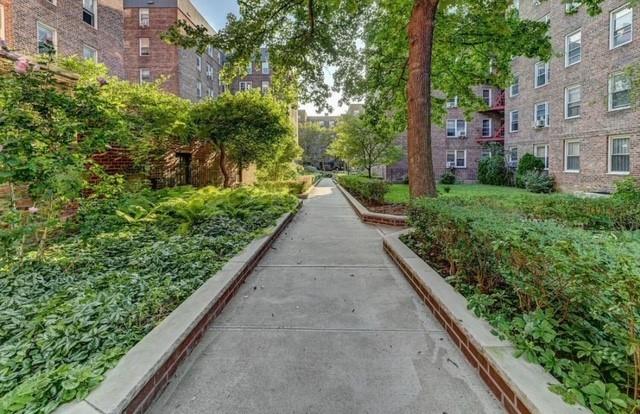 105-25 67th Road # 4D, Forest Hills, NY 11375