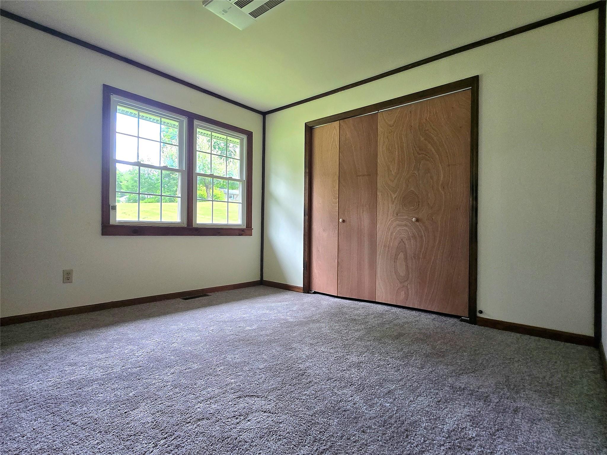 10 Aspinwall Road, Red Hook, NY 12571