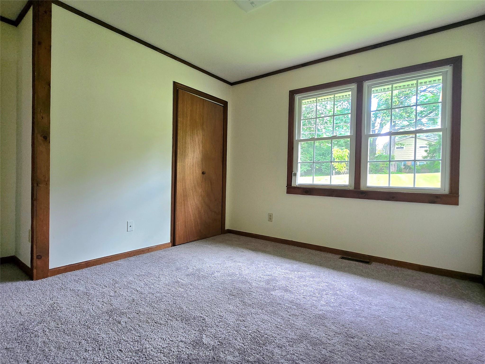 10 Aspinwall Road, Red Hook, NY 12571