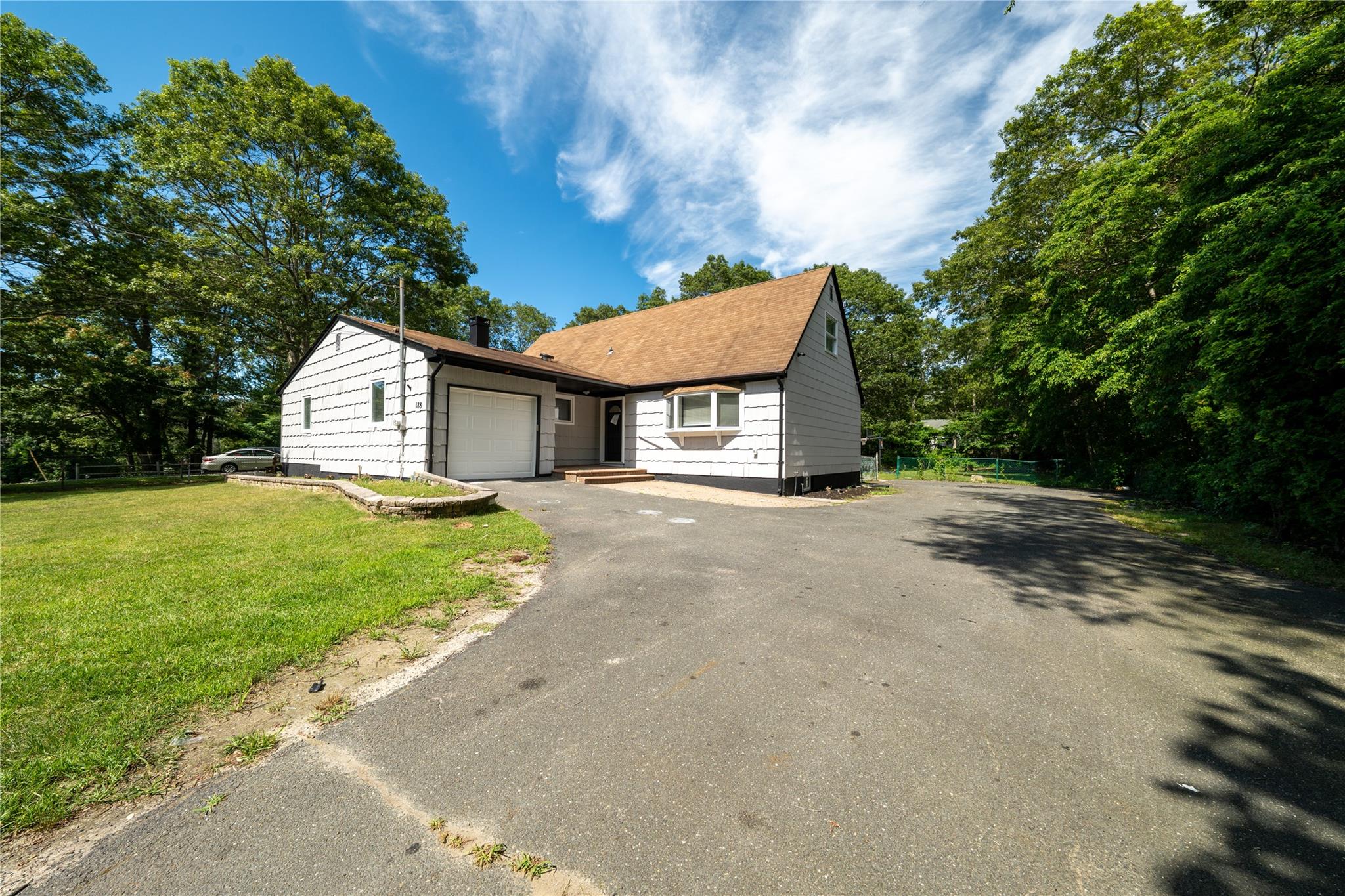 188 W End Avenue, Shirley, NY 11967