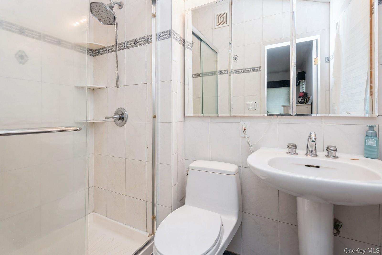 511 Redwood Drive, Cedarhurst, NY 11516