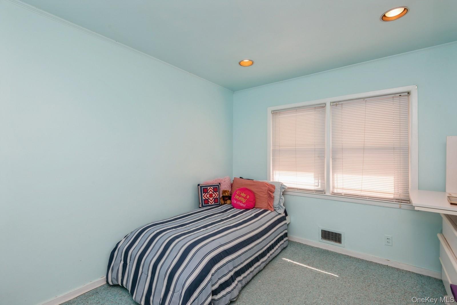 511 Redwood Drive, Cedarhurst, NY 11516