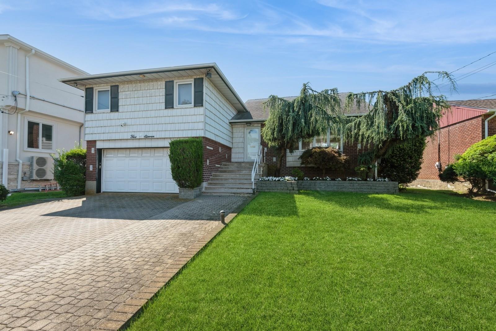 511 Redwood Drive, Cedarhurst, NY 11516