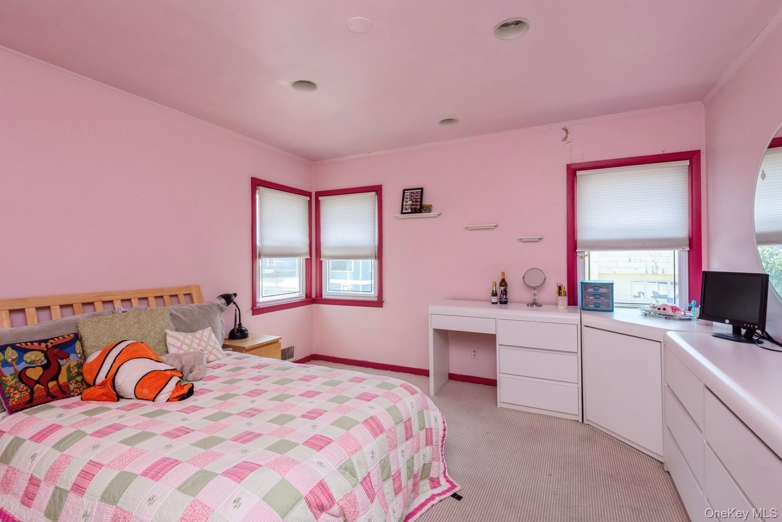 511 Redwood Drive, Cedarhurst, NY 11516