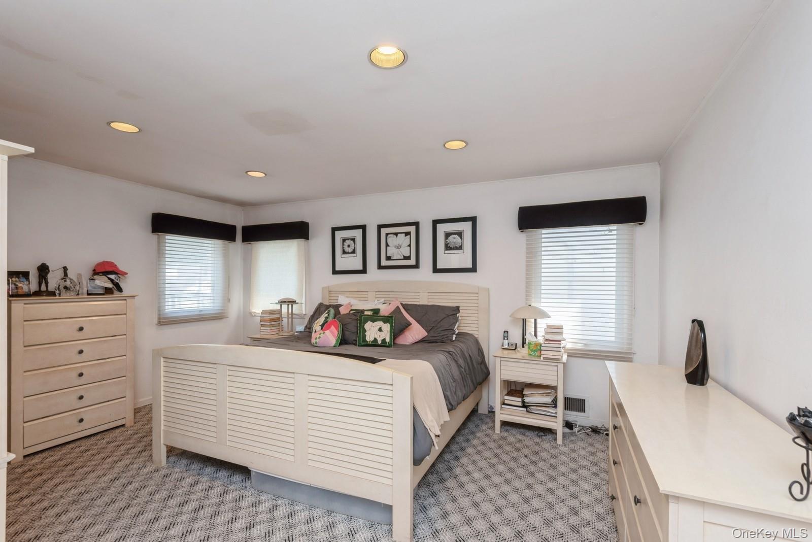 511 Redwood Drive, Cedarhurst, NY 11516