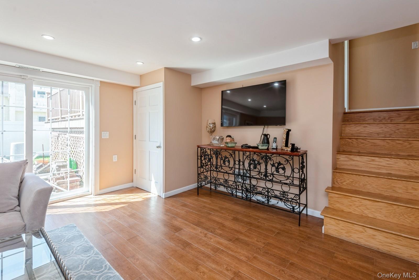 511 Redwood Drive, Cedarhurst, NY 11516