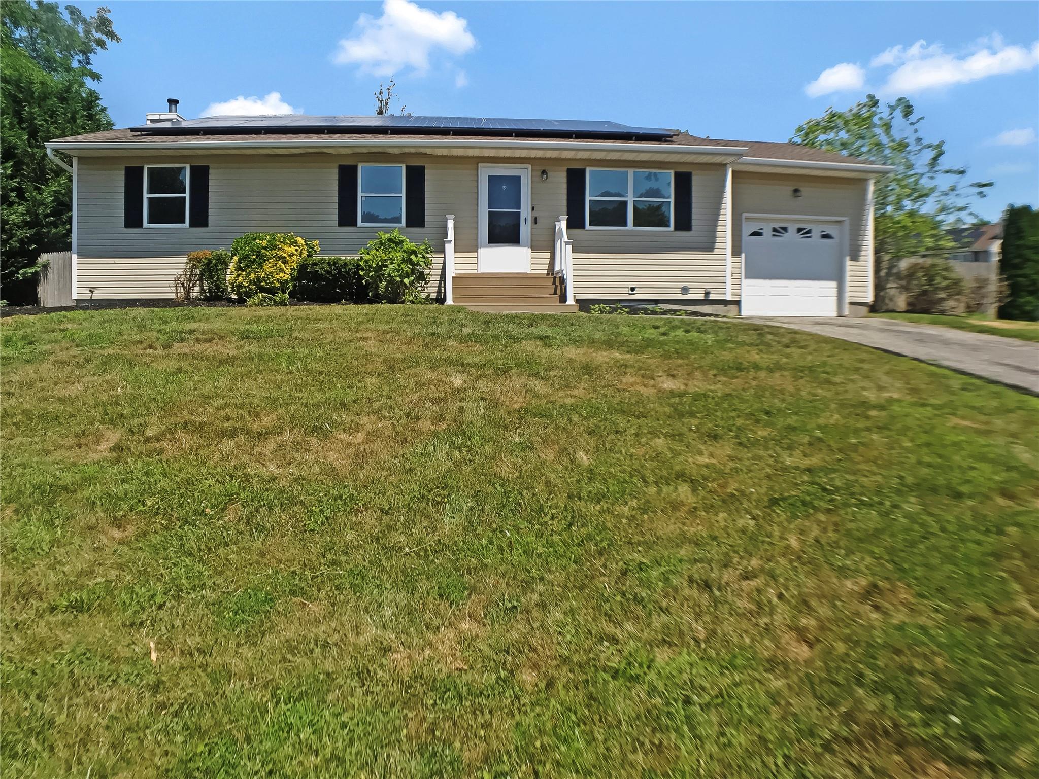 79 Meadow Court, Brookhaven, NY 11949