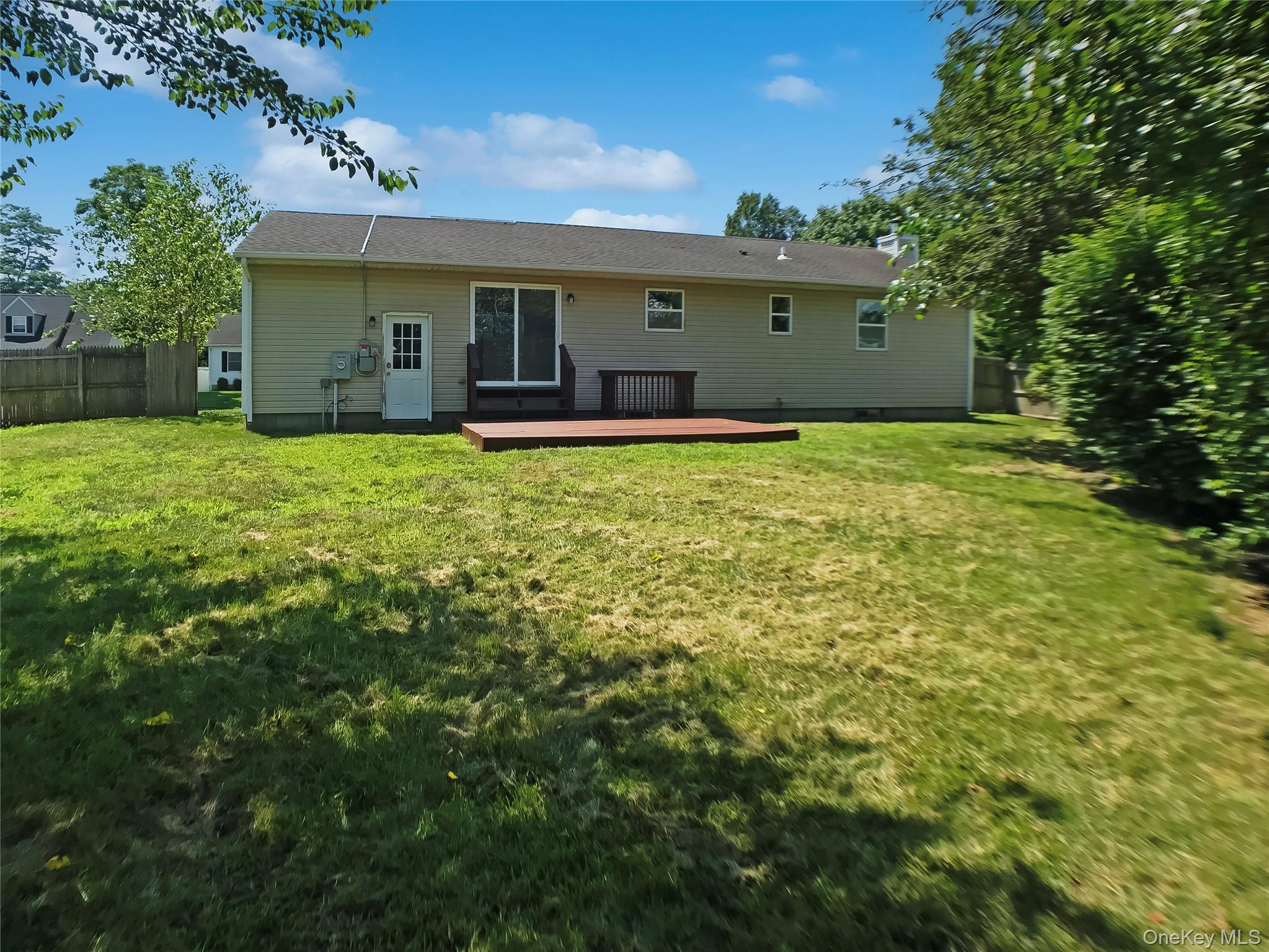 79 Meadow Court, Brookhaven, NY 11949