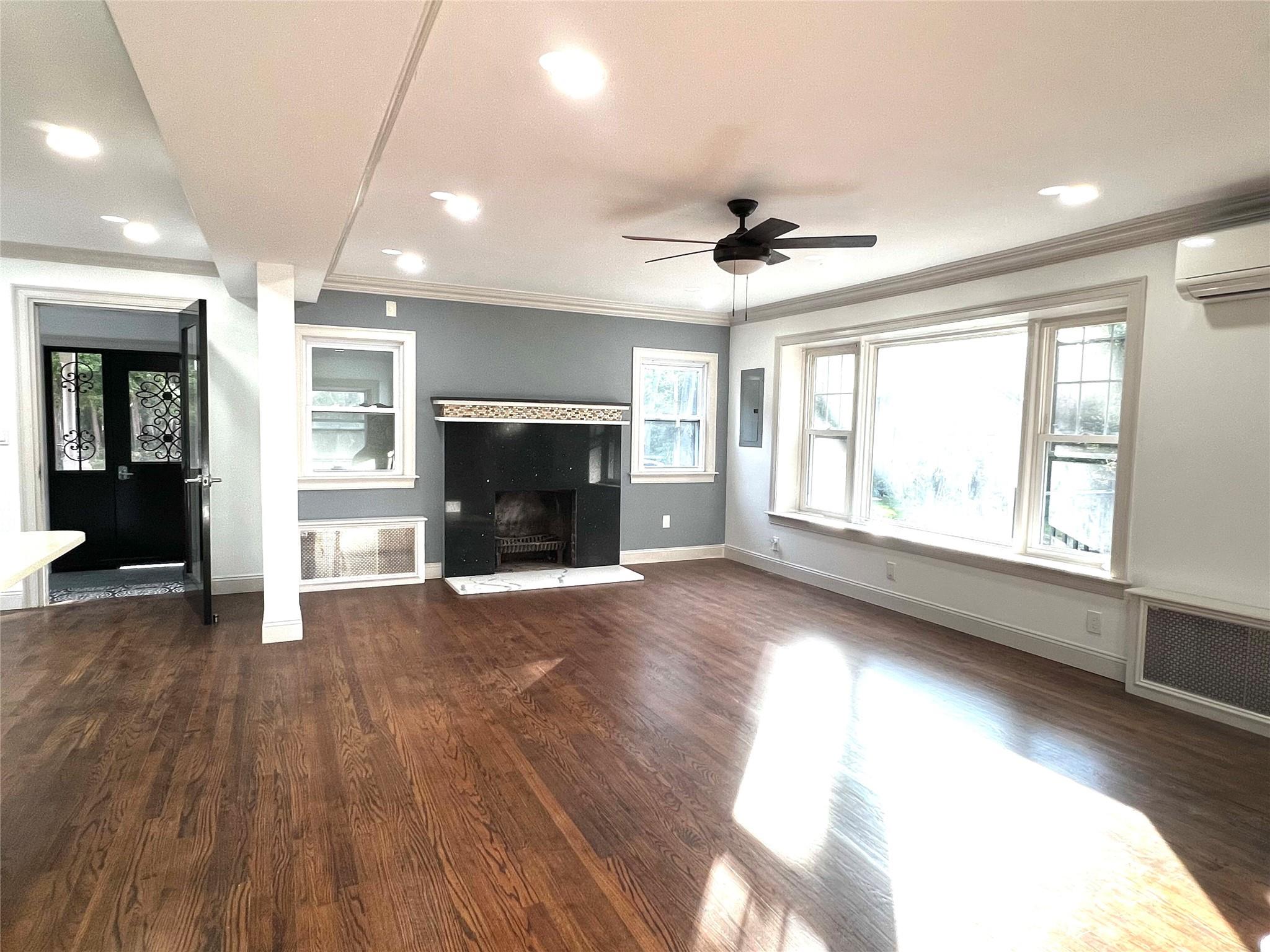 27 Dunlop Road, Huntington, NY 11743