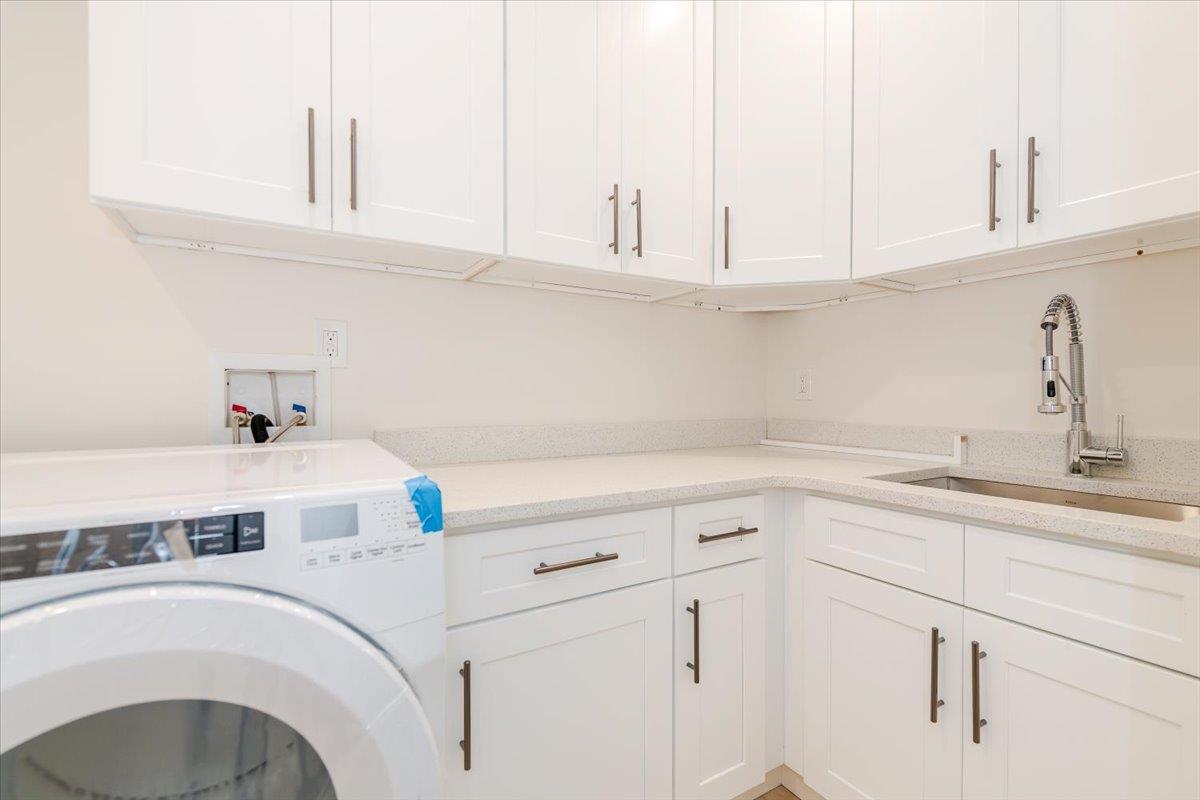 34 Woodland Place, Great Neck, NY 11021