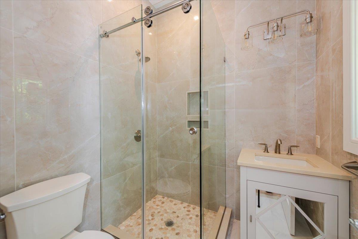 34 Woodland Place, Great Neck, NY 11021