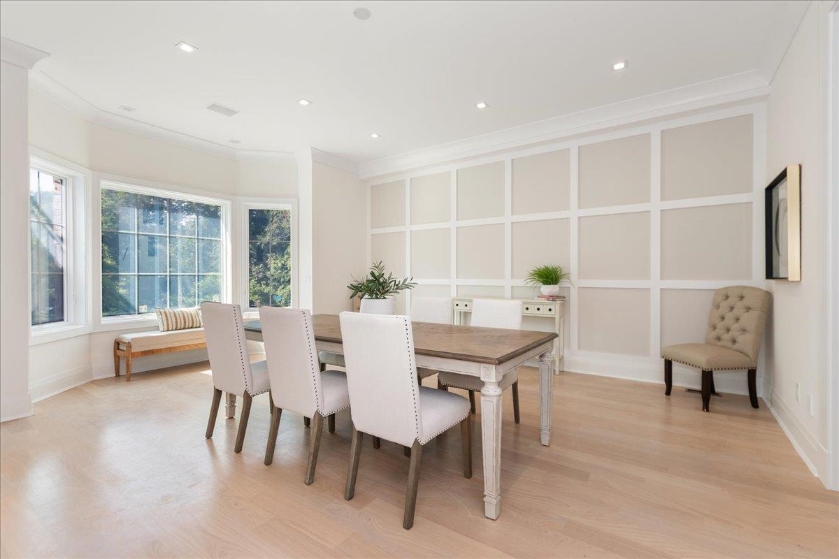 34 Woodland Place, Great Neck, NY 11021