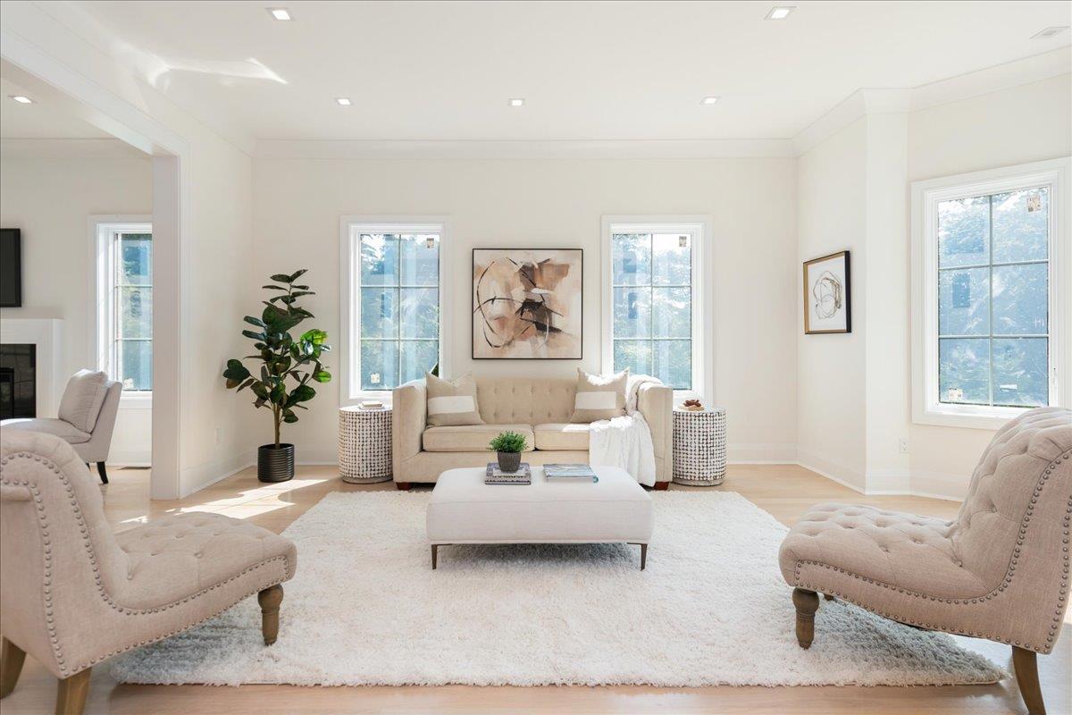 34 Woodland Place, Great Neck, NY 11021