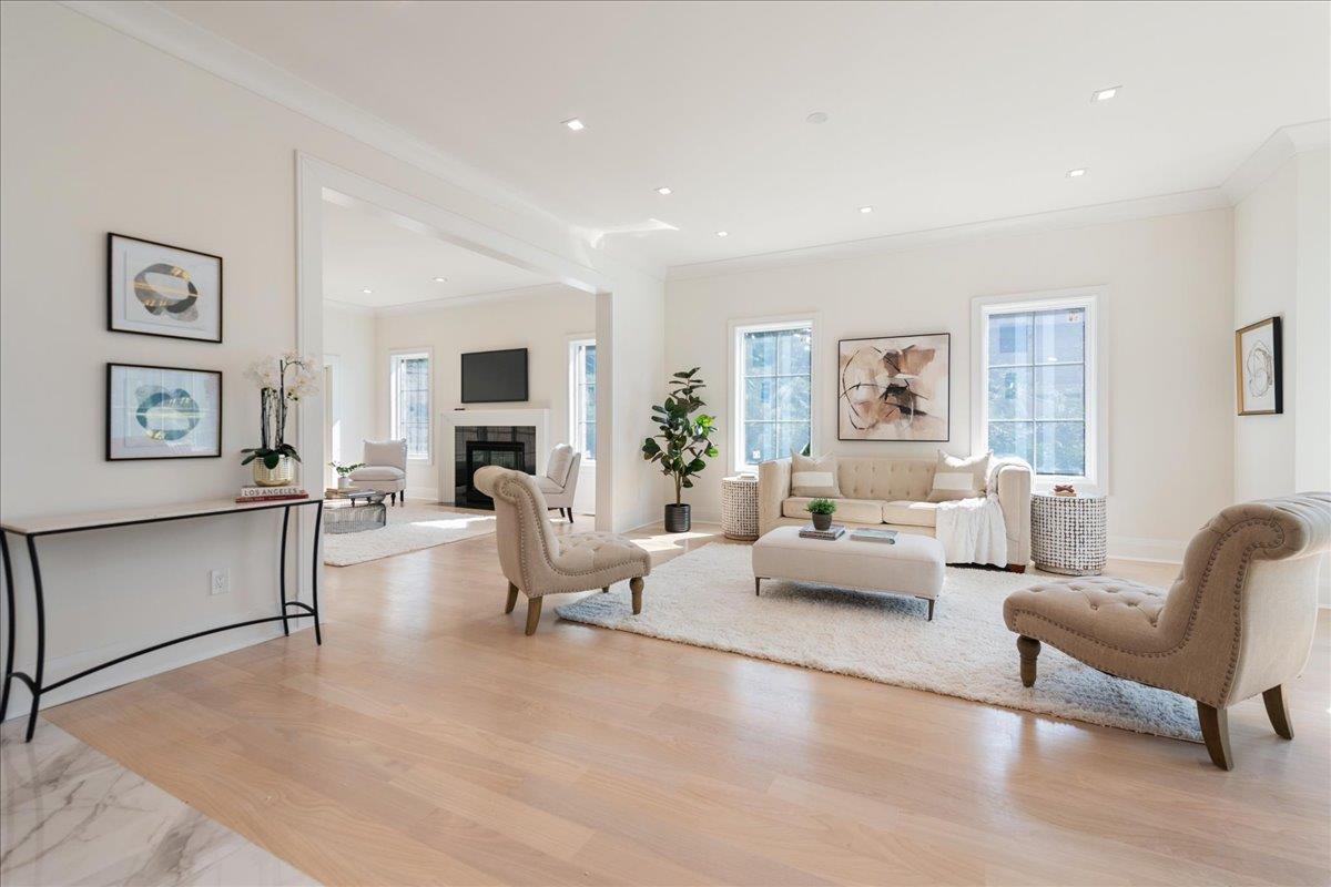 34 Woodland Place, Great Neck, NY 11021