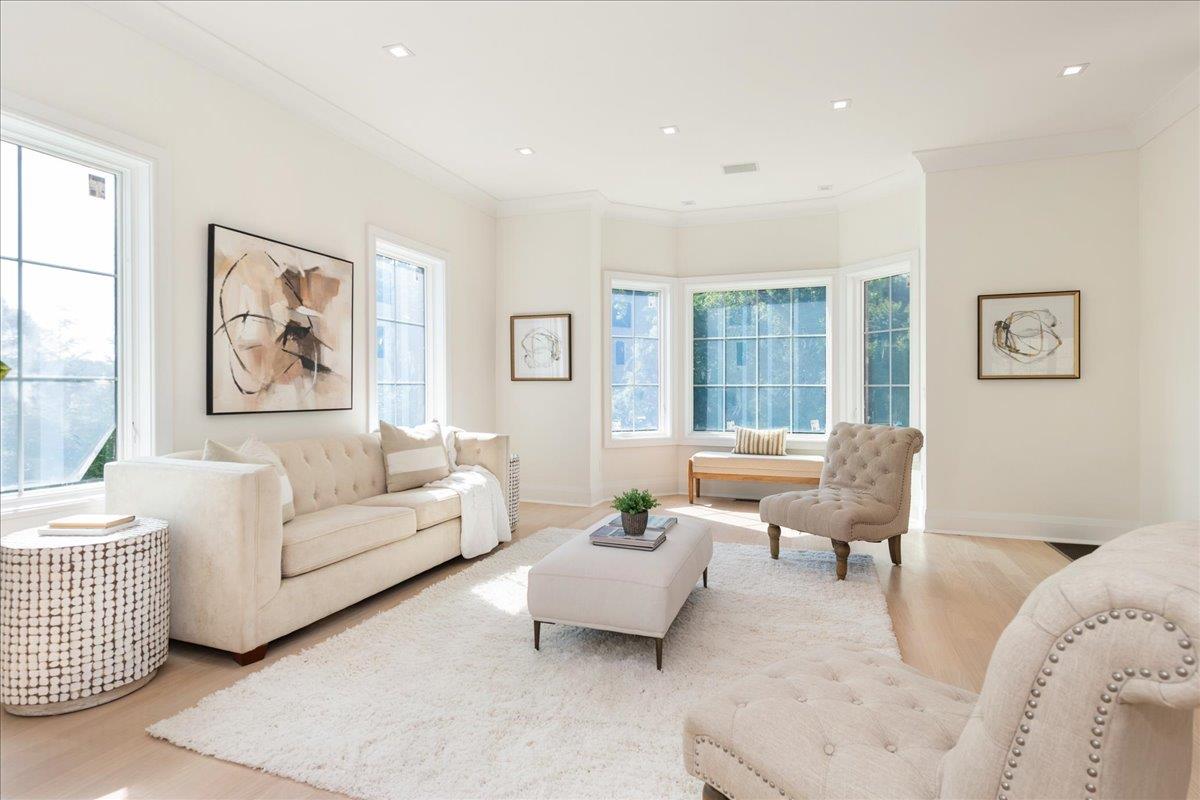 34 Woodland Place, Great Neck, NY 11021