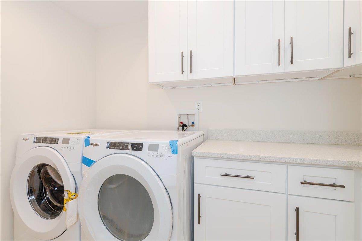 34 Woodland Place, Great Neck, NY 11021