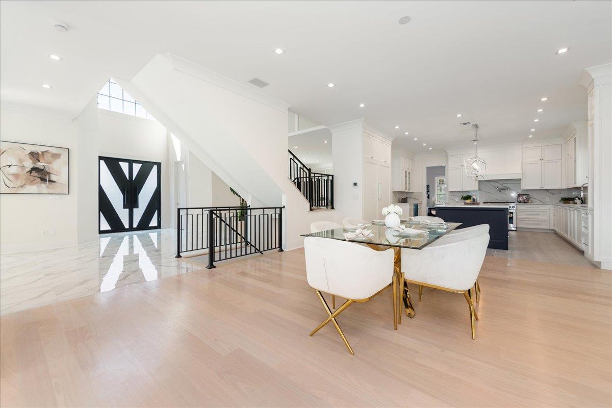 34 Woodland Place, Great Neck, NY 11021