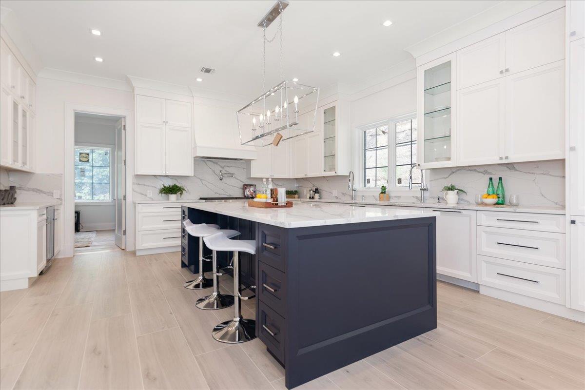 34 Woodland Place, Great Neck, NY 11021