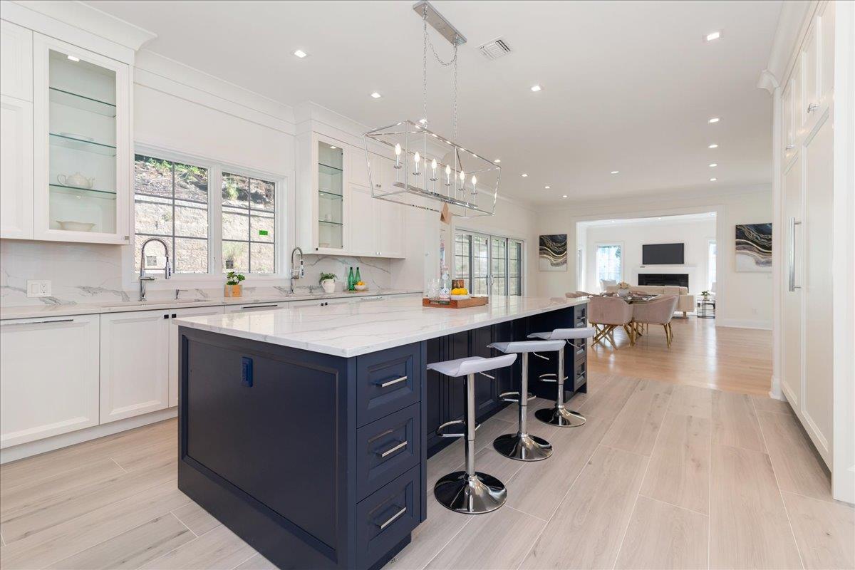 34 Woodland Place, Great Neck, NY 11021