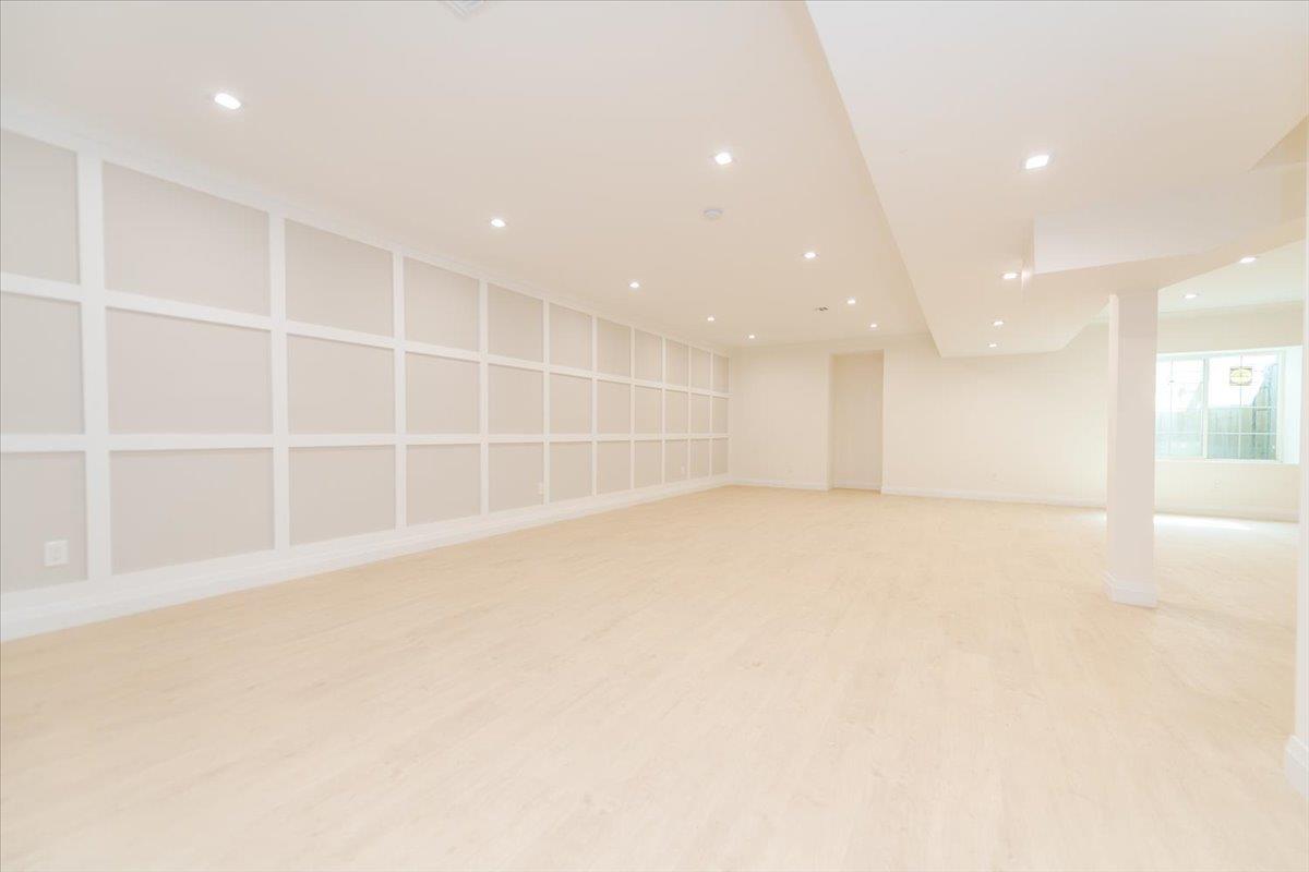 34 Woodland Place, Great Neck, NY 11021