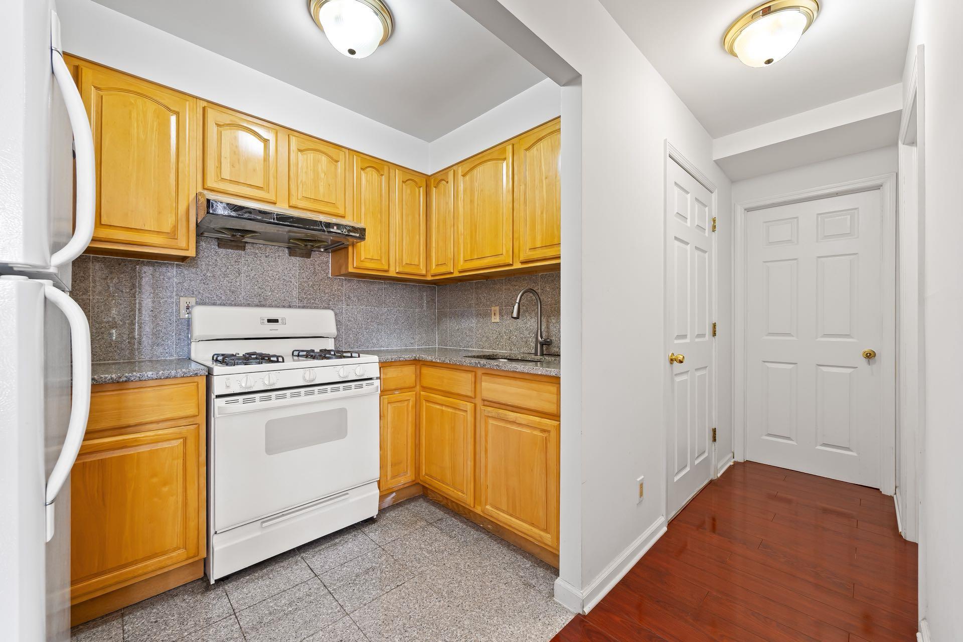 137-08 31st Road # 6D, Flushing, NY 11354