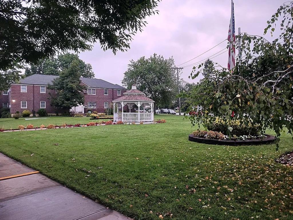 6019 marathon parkway # 2-40, Little Neck, NY 11362