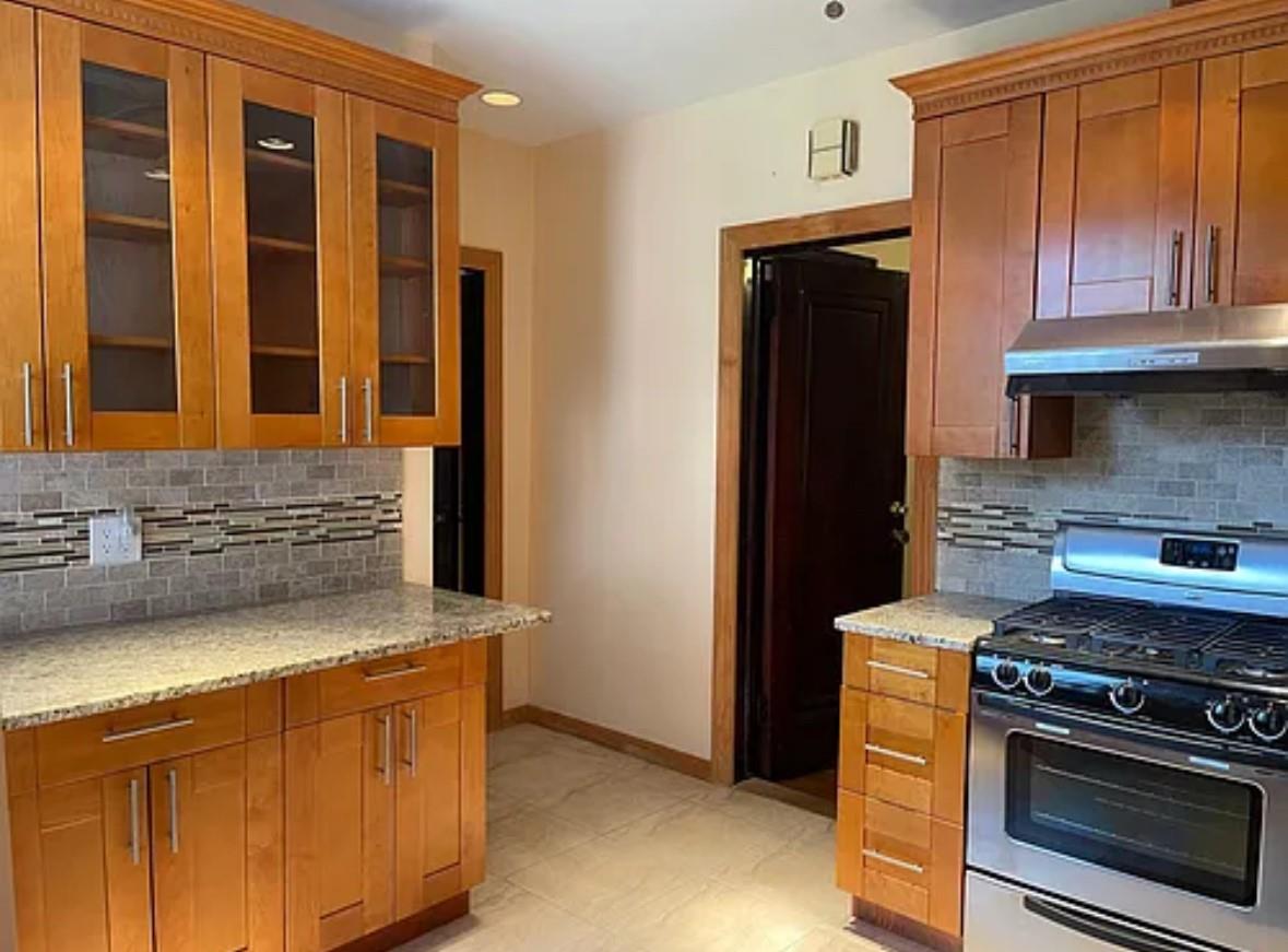 2564 Paulding Avenue, Bronx, NY 10469