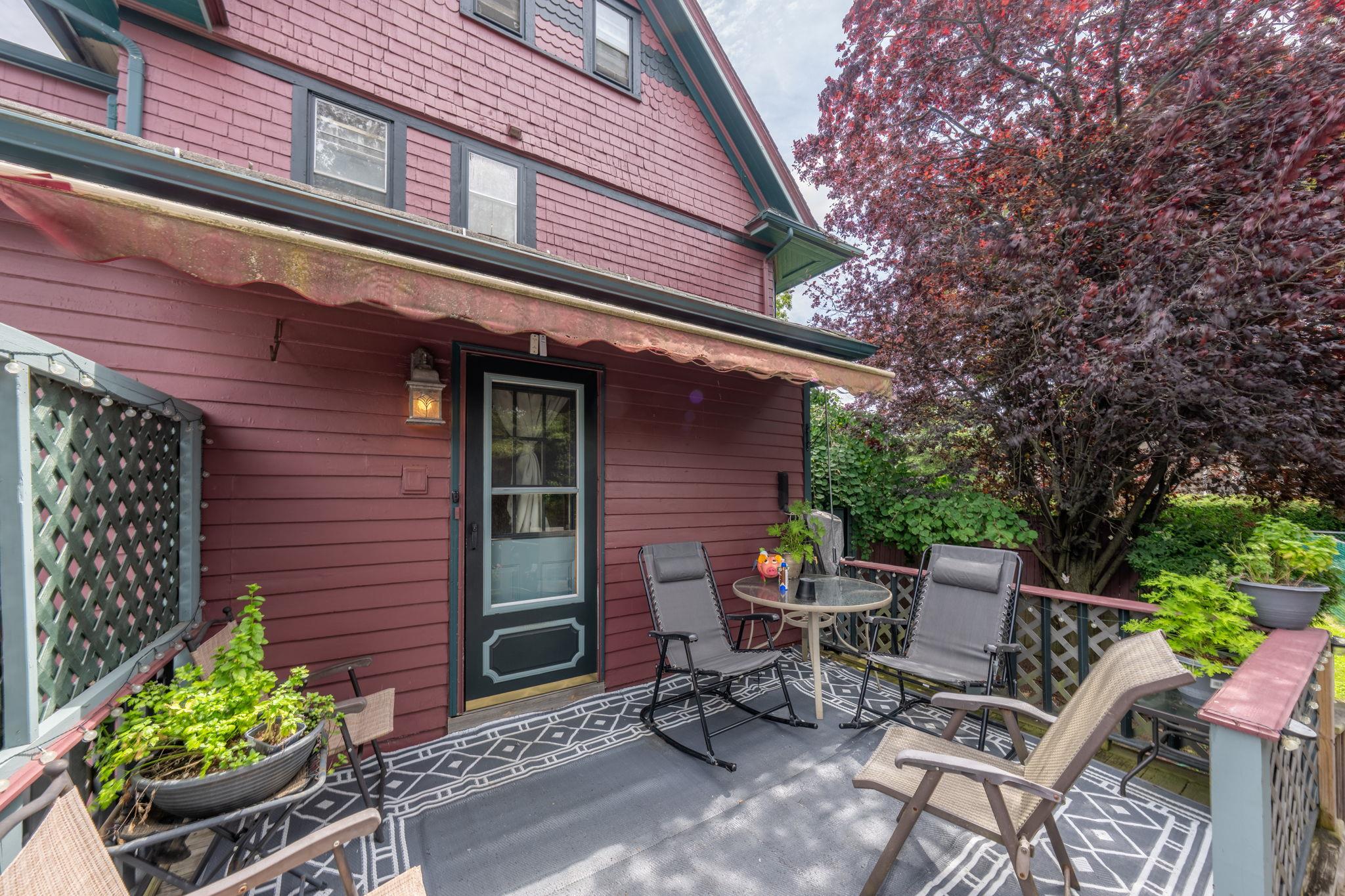 65 Earle Avenue, Lynbrook, NY 11563