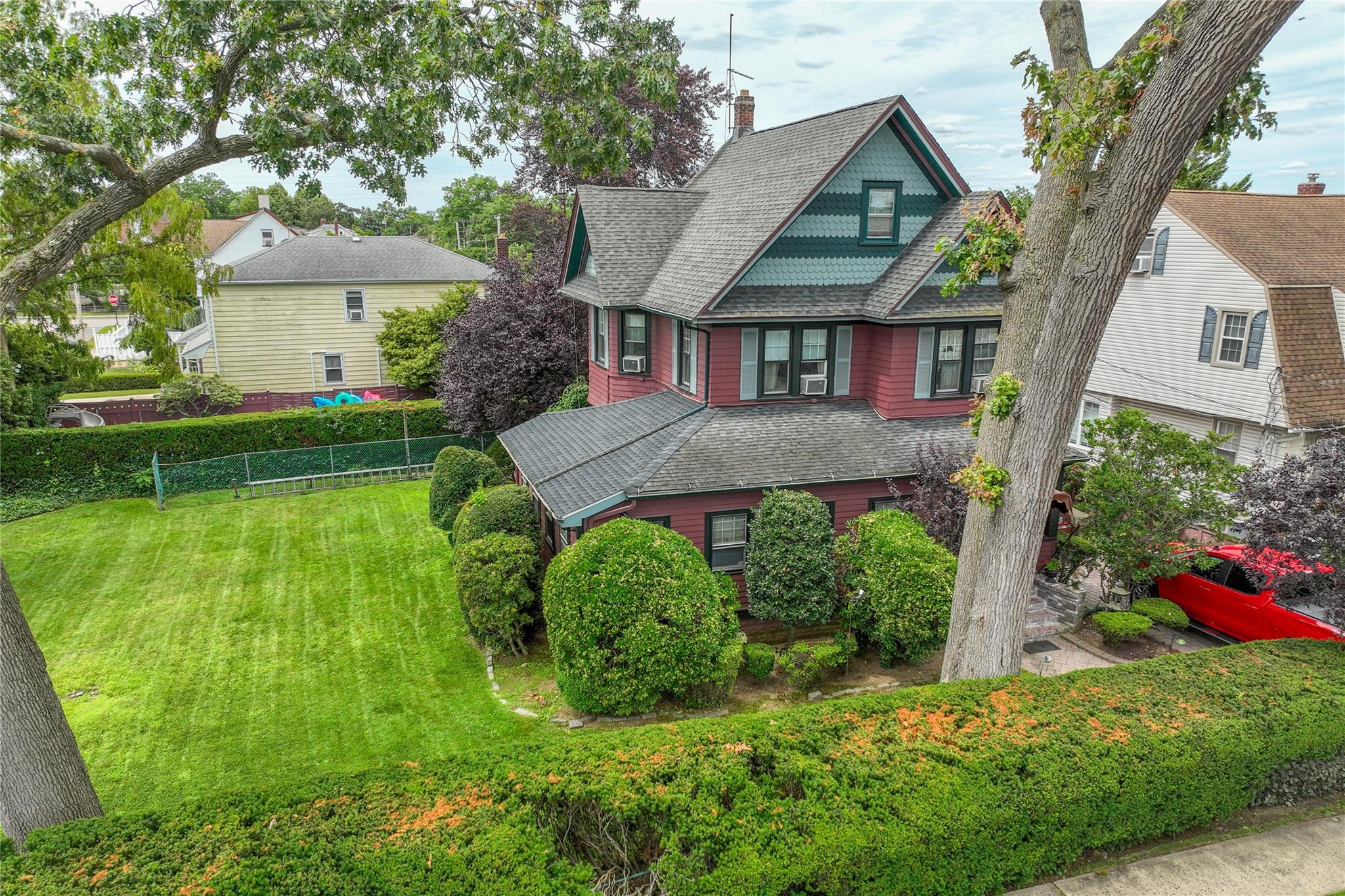 65 Earle Avenue, Lynbrook, NY 11563