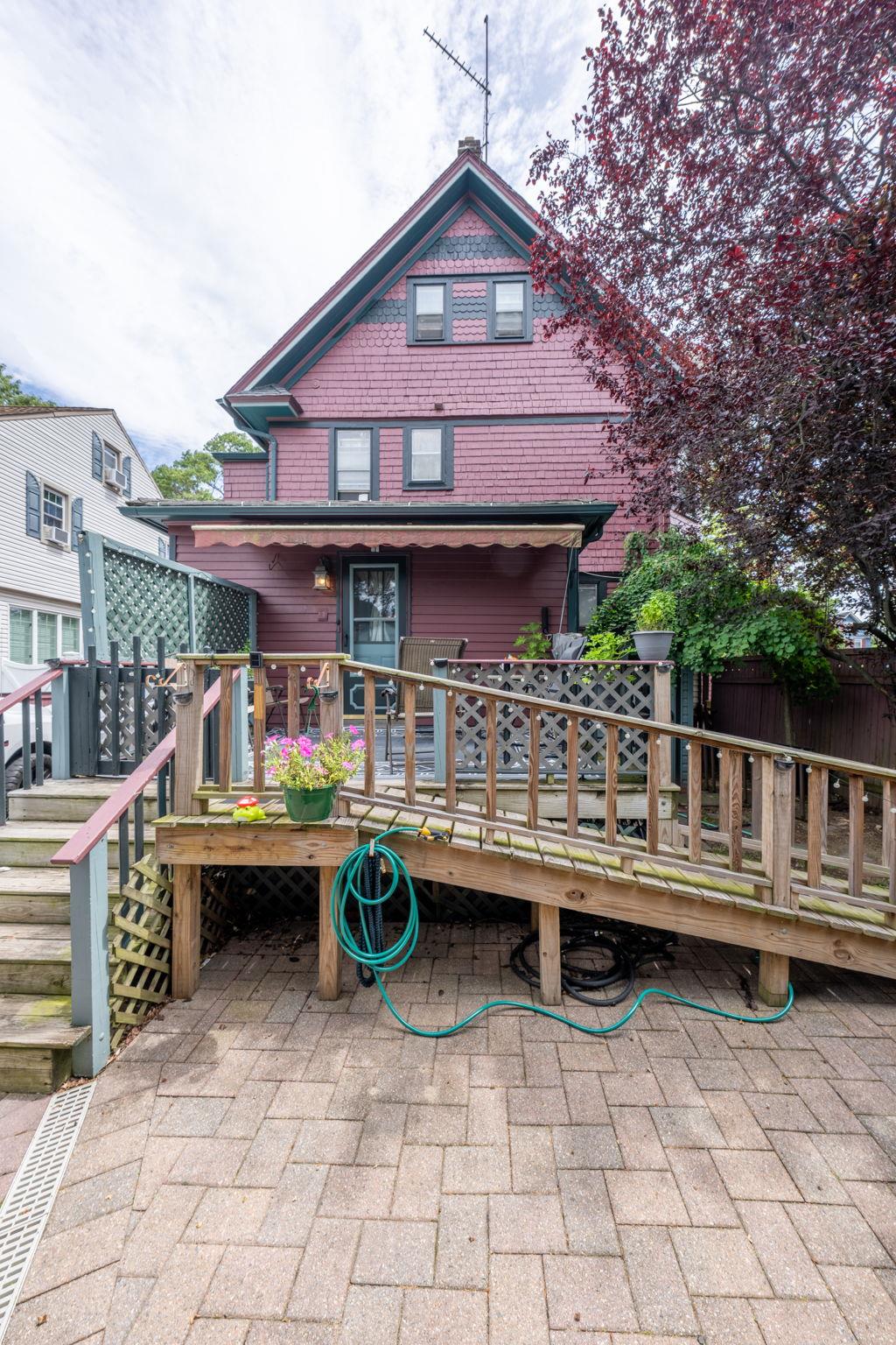 65 Earle Avenue, Lynbrook, NY 11563