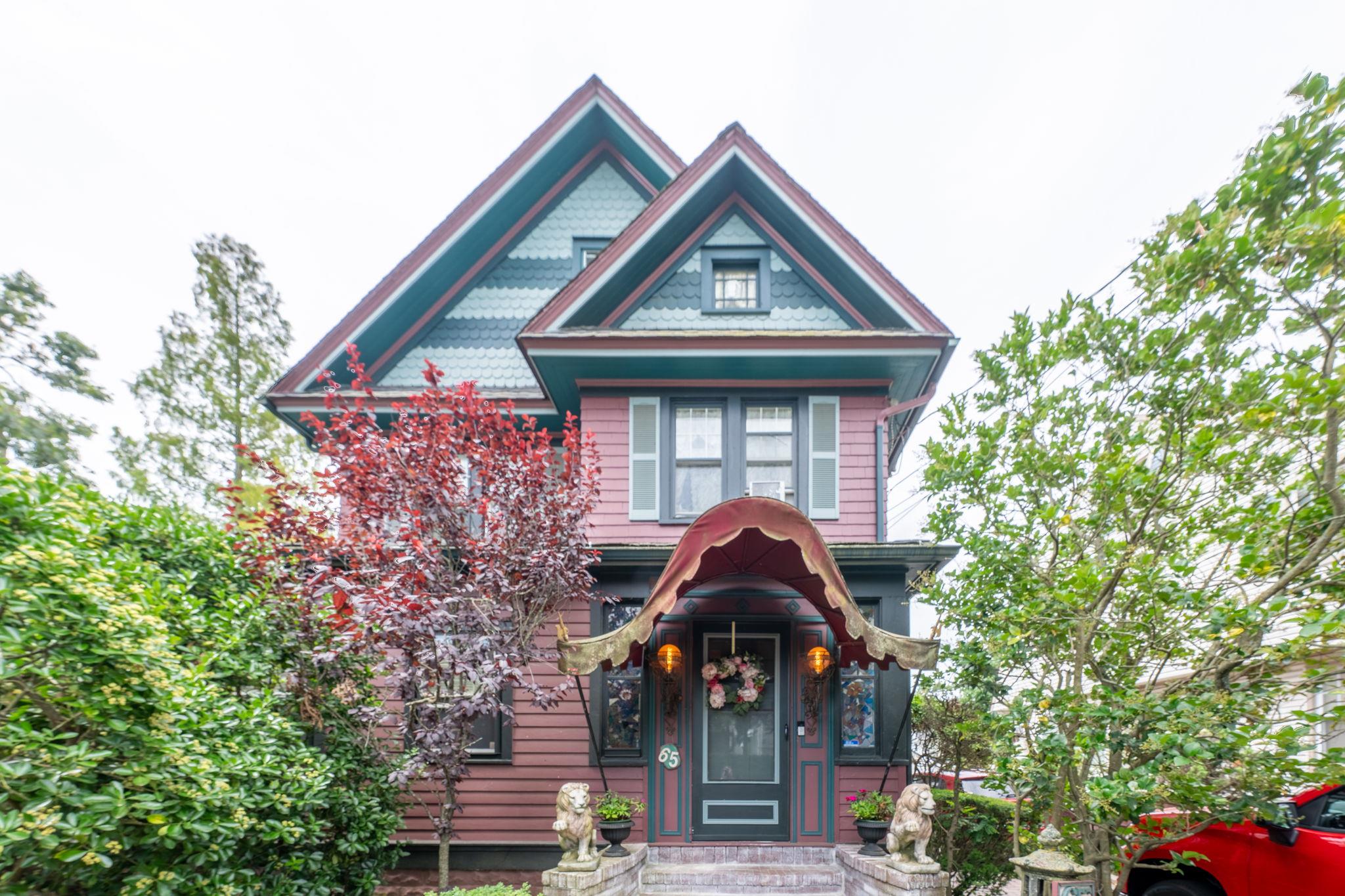 65 Earle Avenue, Lynbrook, NY 11563