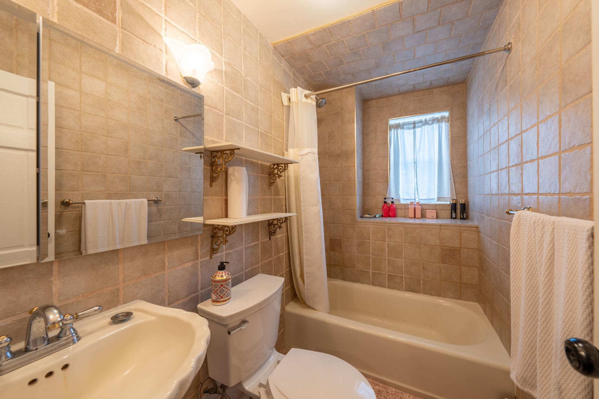 65 Earle Avenue, Lynbrook, NY 11563