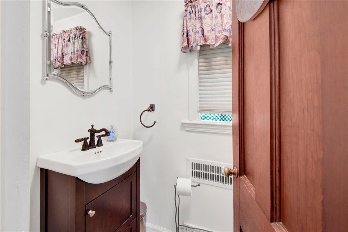 202 Devoe Avenue, Yonkers, NY 10705