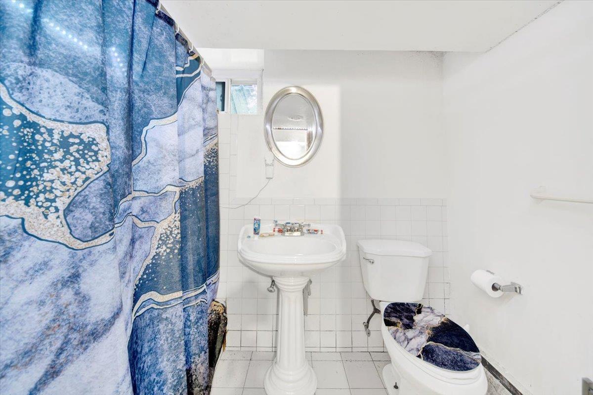 202 Devoe Avenue, Yonkers, NY 10705