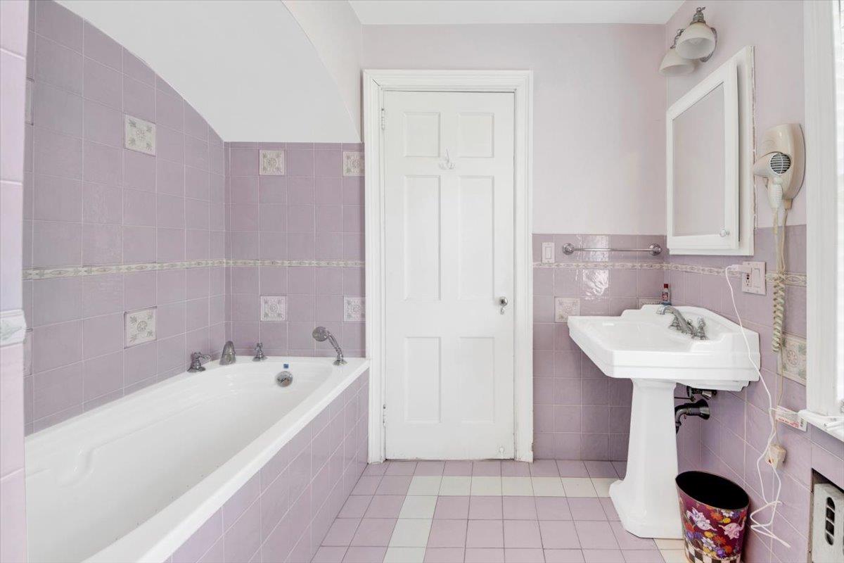 202 Devoe Avenue, Yonkers, NY 10705