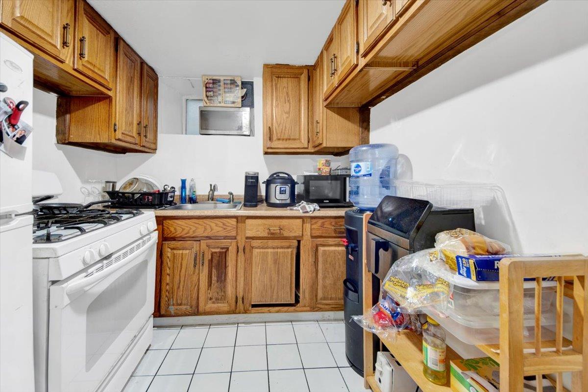 202 Devoe Avenue, Yonkers, NY 10705