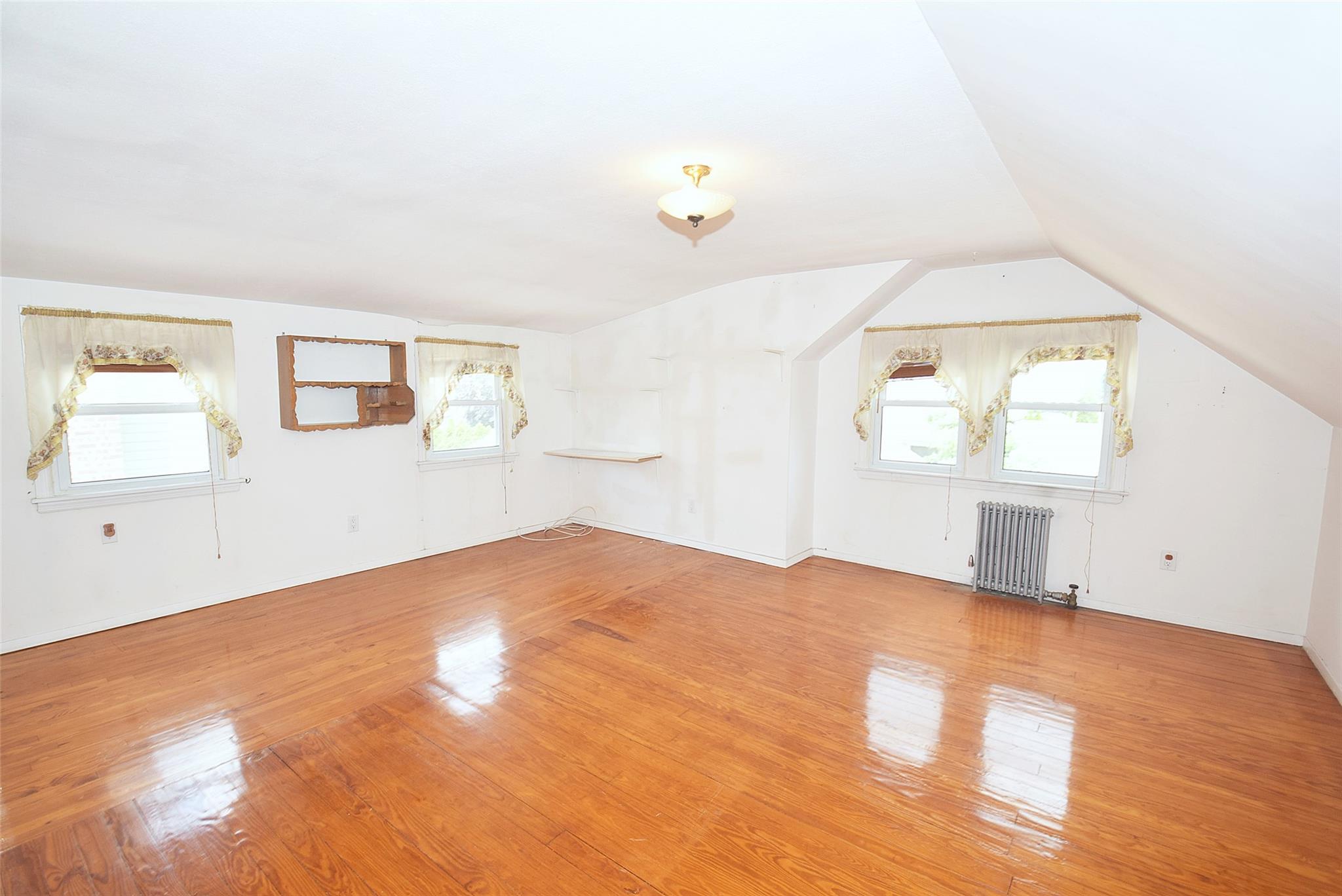 644 7th Street S, Garden City South, NY 11530