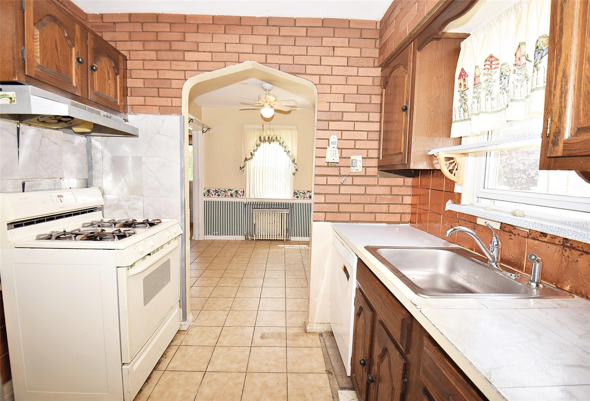 644 7th Street S, Garden City South, NY 11530