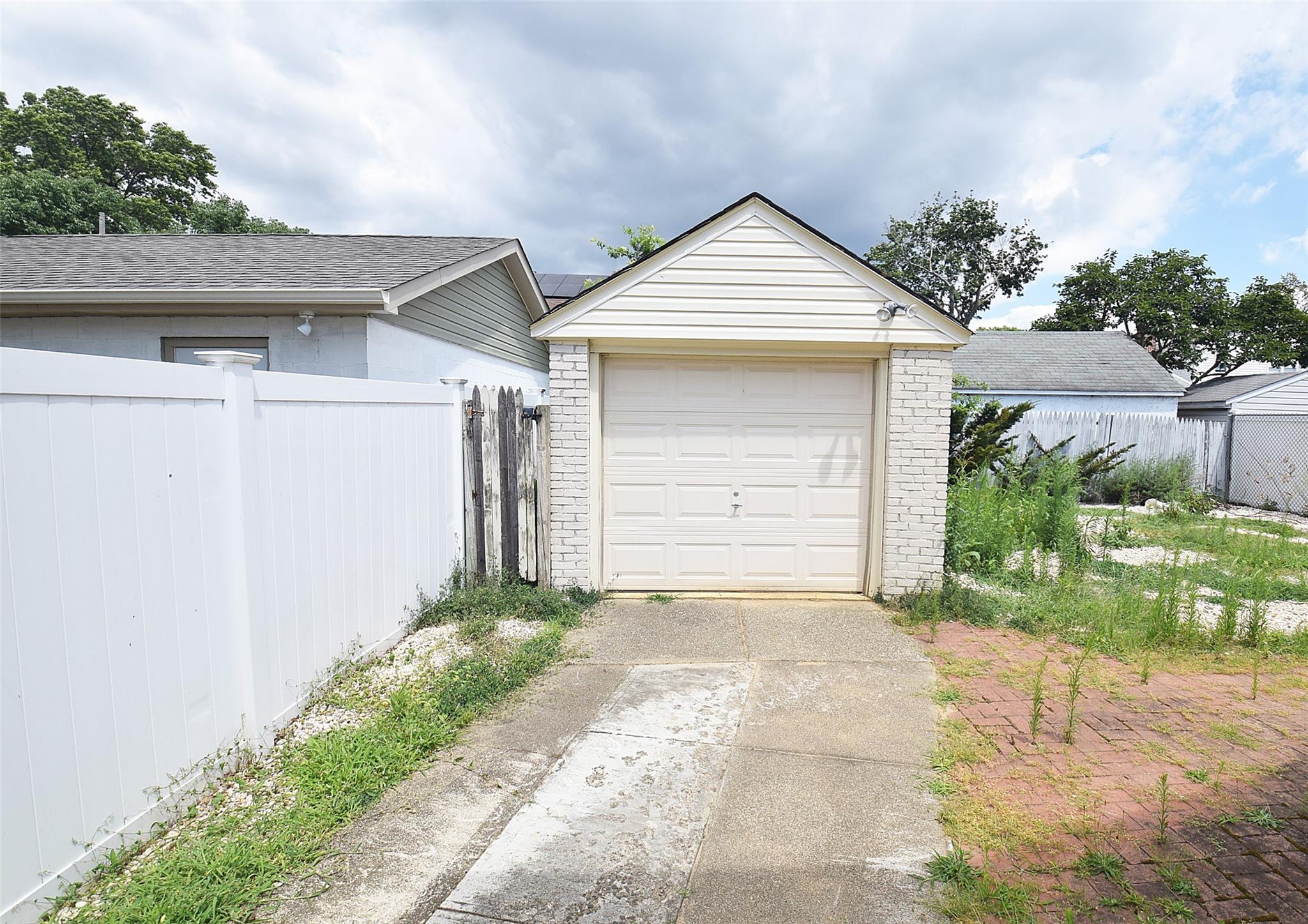 644 7th Street S, Garden City South, NY 11530