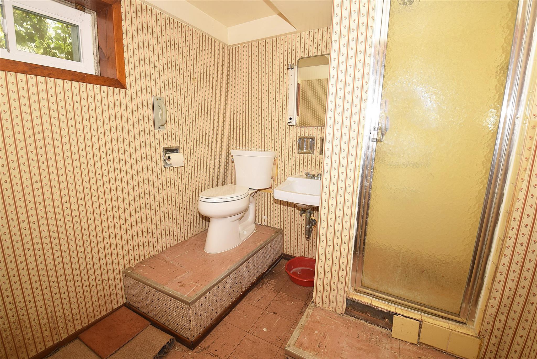 644 7th Street S, Garden City South, NY 11530